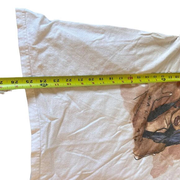 Aaliyah Graphic Tee Ripple Junction Musician Singer R&B Adult Sz. Medium Y2K - Picture 5 of 7